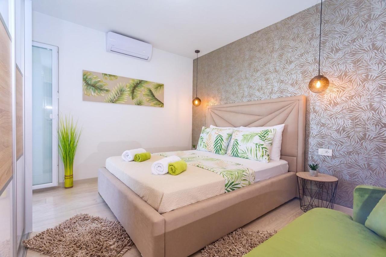 Villa Matan - Only 200M From The Sandy Beaches, Private 28M2 Pool Omiš Esterno foto