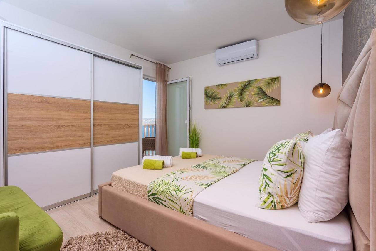 Villa Matan - Only 200M From The Sandy Beaches, Private 28M2 Pool Omiš Esterno foto
